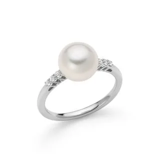 Miluna Ring with Pearl and Diamonds