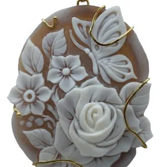 Cameo Floral Pendant in 18kt Gold