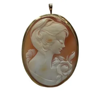 18kt Gold Shell Cameo Pendant
