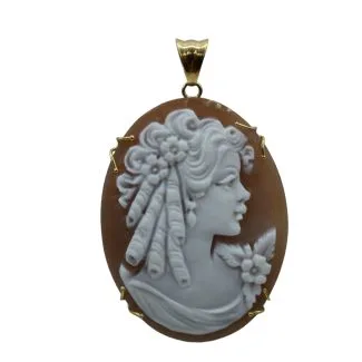 Oval Cameo Pendant in 18kt Gold with Female Profile