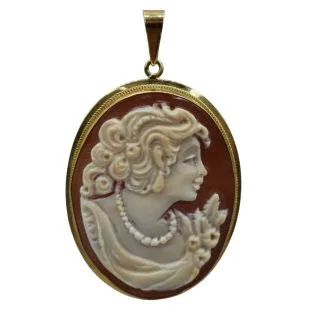 18kt Gold Cameo Pendant with Female Profile