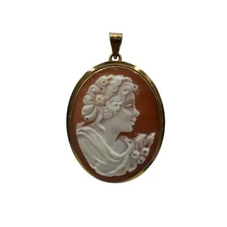 18kt Gold Oval Cameo Pendant with Female Profile
