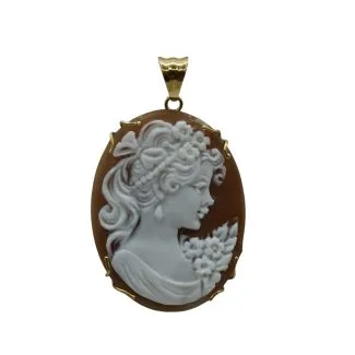 Oval Cameo Pendant in 18kt Gold with Female Portrait