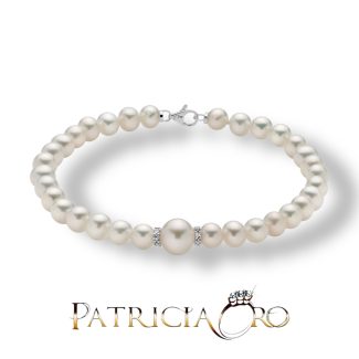 Miluna Freshwater Pearl Bracelet in 18kt Gold with Diamonds