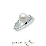 L'anello Miluna in oro bianco con perla e diamanti, un gioiello di lusso perfetto per chi cerca un'idea regalo preziosa.