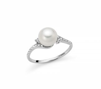 L'anello Miluna in oro bianco, perle e diamanti: un gioiello di lusso che incarna l'eleganza senza tempo. Perfetto per chi cerca un'idea regalo preziosa.