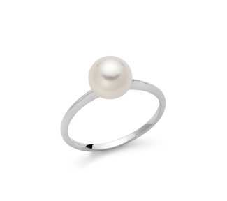 L'Anello Miluna con Perla Oriente: un gioiello di lusso che incarna l'eleganza senza tempo, perfetto per un'idea regalo preziosa.