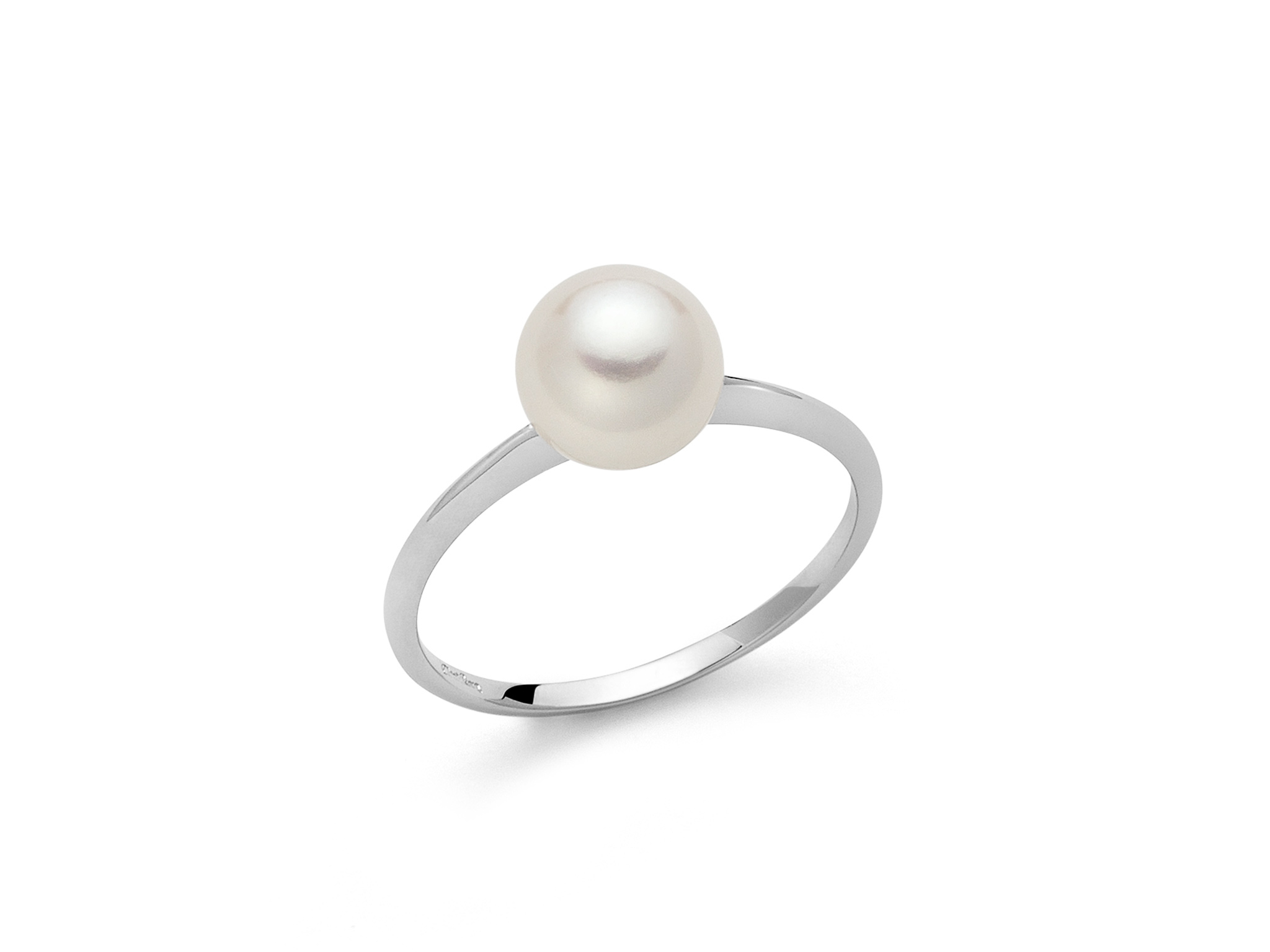 L'Anello Miluna con Perla Oriente: un gioiello di lusso che incarna l'eleganza senza tempo, perfetto per un'idea regalo preziosa.