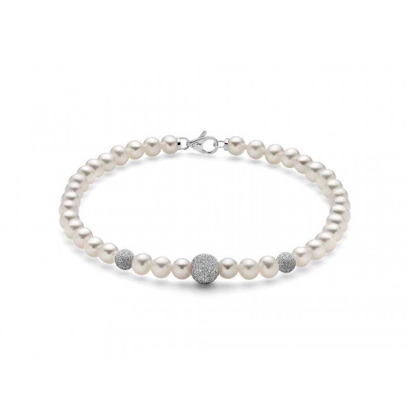Bracciale Miluna Perle Boule Oro 18k: un gioiello di lusso che incarna l'eleganza e la maestria artigianale italiana.