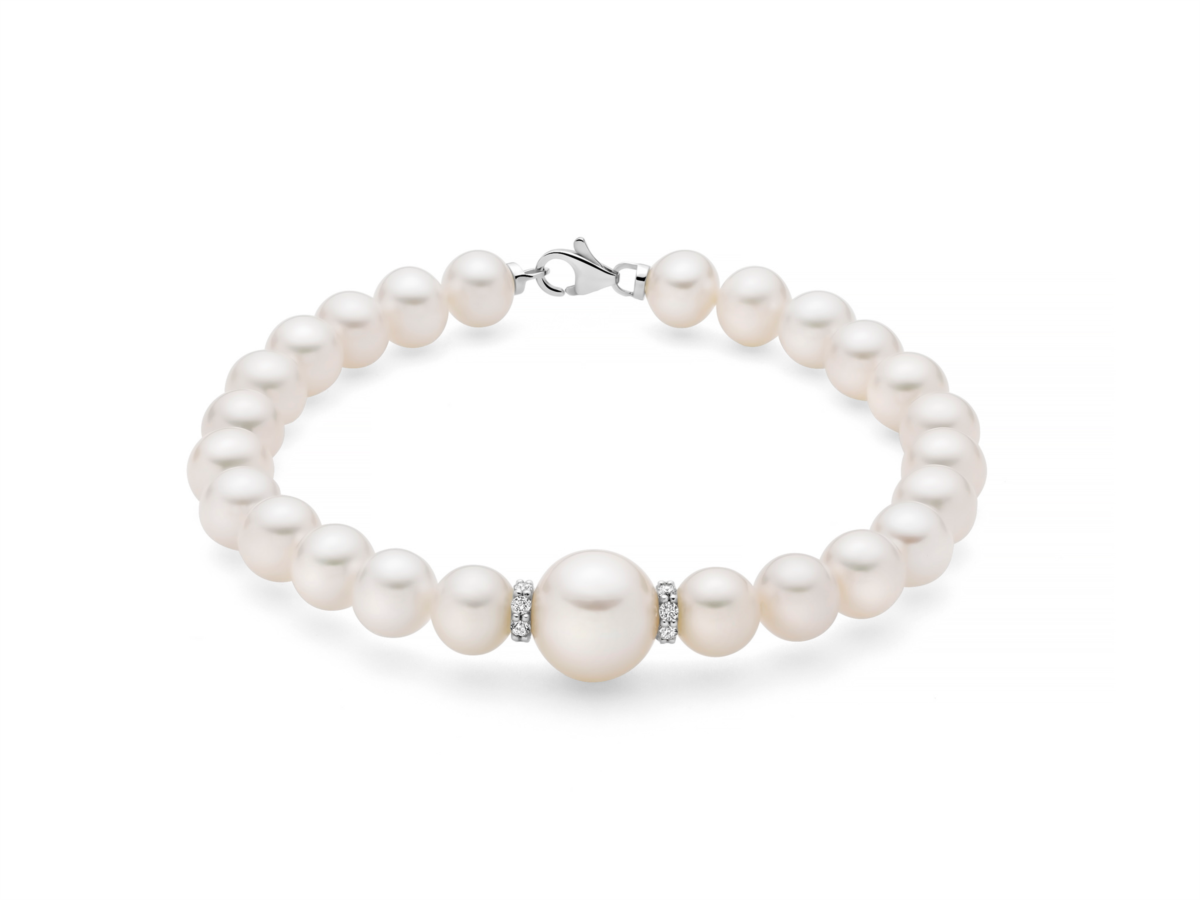 Bracciale Miluna in oro 18kt con perle e diamanti: un gioiello di lusso per celebrare l'eleganza. Scopri la raffinatezza dei gioielli diamanti.