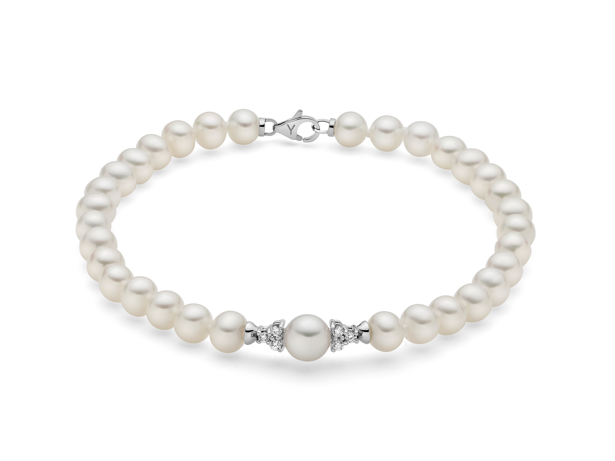 Bracciale Miluna Perle Oriente e Diamanti: un gioiello di lusso per celebrare l'eleganza e la raffinatezza.