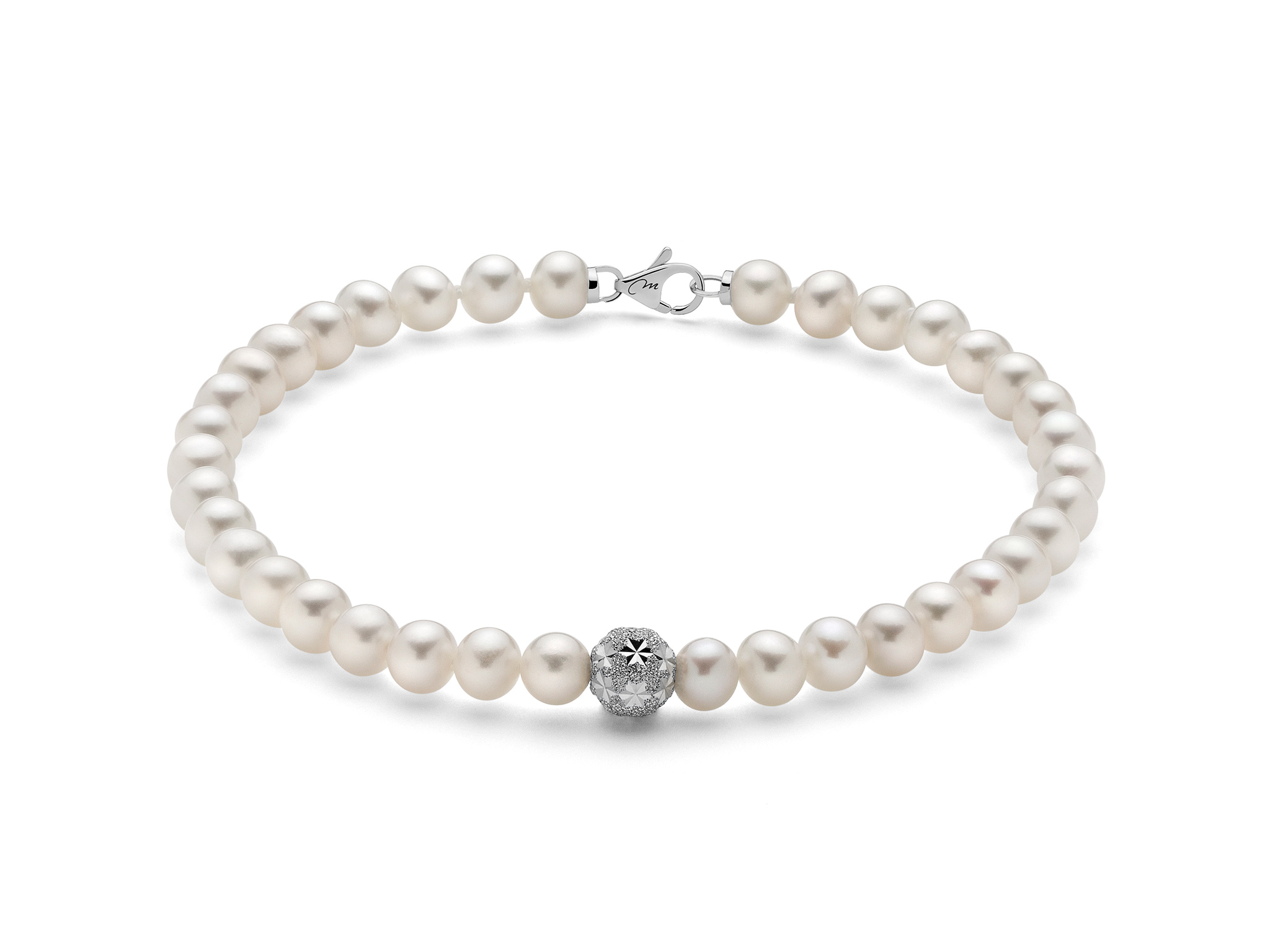 Bracciale Miluna di Perle Oriente e Oro 18kt: un gioiello di lusso che incarna l'eleganza autentica e la raffinatezza dell'alta gioielleria italiana.