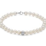 Bracciale Perle Miluna in Oro 750: un gioiello di lusso che incarna l'eleganza e la raffinatezza, perfetto per un'idea regalo preziosa.