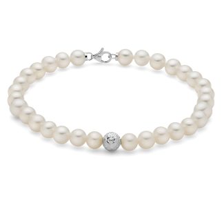 Bracciale Perle Miluna in Oro 750: un gioiello di lusso che incarna l'eleganza e la raffinatezza, perfetto per un'idea regalo preziosa.