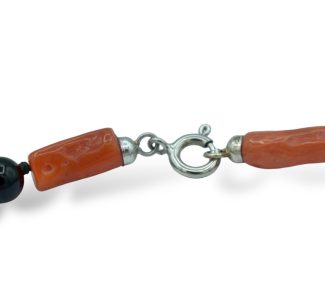 Bracciale da uomo Patricia Oro Creations con Corallo Sciacca e Onice, un gioiello made in italy di alta manifattura. (Vista 2)