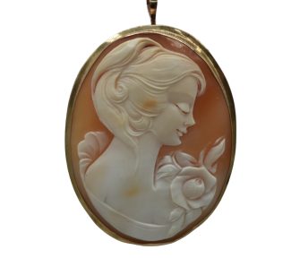 Splendido Ciondolo Cammeo da Donna con Montatura in Oro, un gioiello made in italy di alta artigianalità.