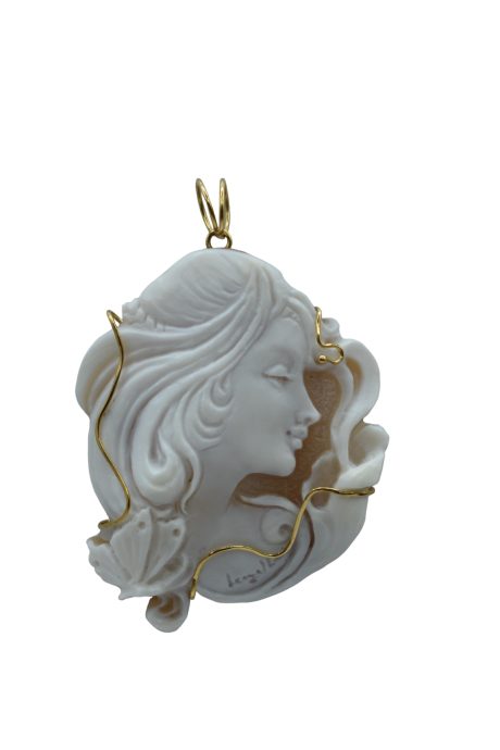 Ciondolo Cammeo Ovale in Oro 750 con Volto Femminile