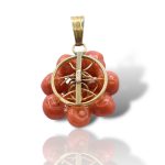 Ciondolo Corallo Sciacca Frutta e Fiori, un gioiello made in italy di Patricia Oro Creations, un'opera d'arte di alta gioielleria. (Vista 2)