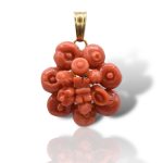 Ciondolo Corallo Sciacca Frutta e Fiori, un gioiello made in italy di Patricia Oro Creations, un'opera d'arte di alta gioielleria.