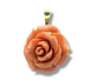 Splendido Ciondolo Rosa in Corallo Sciacca, un gioiello made in italy di Patricia Oro Creations, perfetto per un regalo prezioso.
