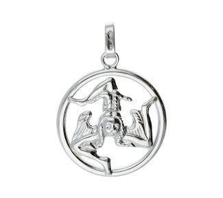 Scopri l'eleganza senza tempo del Ciondolo Trinacria in Oro Bianco 18k, un gioiello di lusso che incarna la raffinatezza e la maestria artigianale.