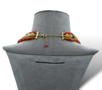 Splendida Collana a 3 fili in Corallo Sciacca e Agata Gialla, un gioiello made in italy di Patricia Oro Creations, perfetto per un'idea regalo preziosa. (Vista 2)