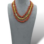 Splendida Collana a 3 fili in Corallo Sciacca e Agata Gialla, un gioiello made in italy di Patricia Oro Creations, perfetto per un'idea regalo preziosa.