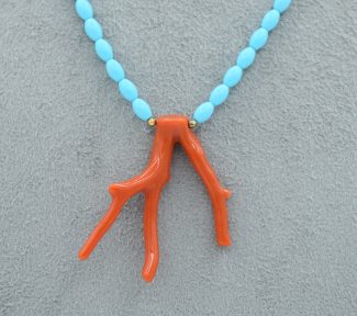 Splendida collana con ramo di corallo Sciacca e turchese, un gioiello made in italy di Patricia Oro Creations, perfetto per un'idea regalo preziosa. (Vista 2)