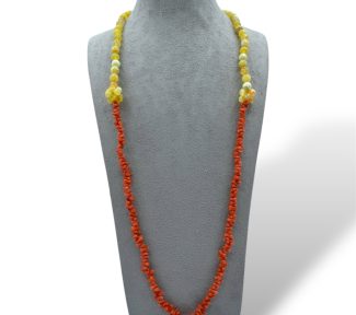 Splendida collana da donna in corallo e agata gialla, un gioiello made in italy di Patricia Oro Creations, perfetto per un'idea regalo preziosa.