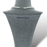 Splendida collana da donna in corallo e perle, un gioiello made in italy di Patricia Oro Creations, perfetto per un'idea regalo preziosa. (Vista 2)