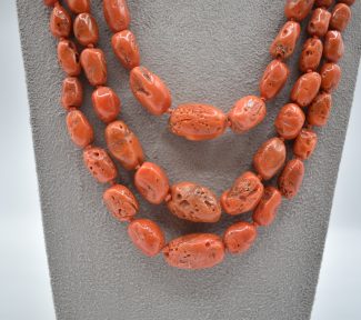 Splendida Collana Donna Corallo Sciacca, un gioiello made in italy di Patricia Oro Creations, perfetto per un regalo prezioso. (Vista 2)