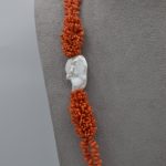 Splendida collana Corallo Sciacca con perla, un gioiello made in italy di Patricia Oro Creations, perfetto per un'idea regalo preziosa. (Vista 2)