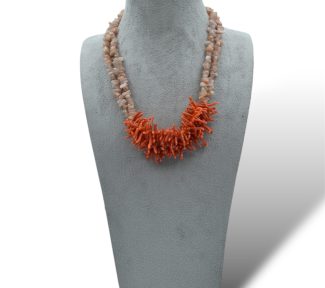 Splendida Collana a 2 Fili in Corallo Sciacca con Frange e Pietra Luna, un capolavoro di gioielli made in italy.