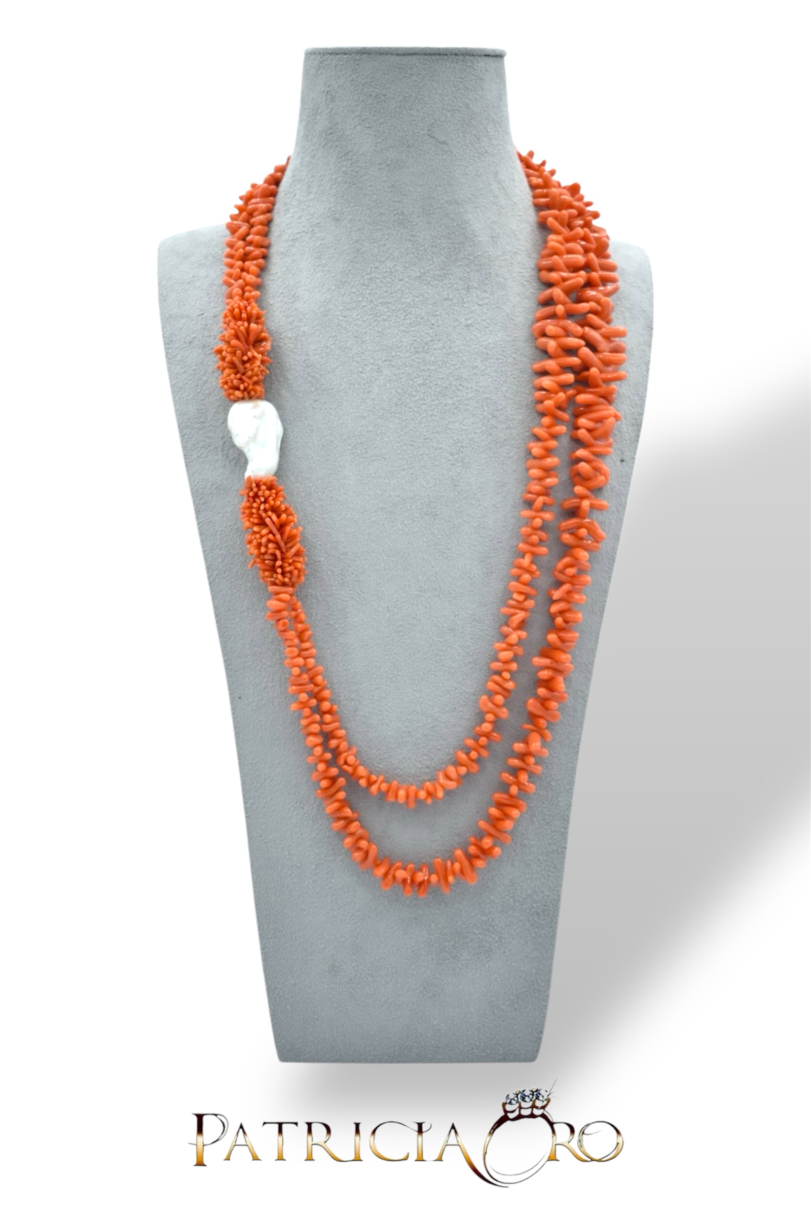 Splendida collana Corallo Sciacca con perla, un gioiello made in italy di Patricia Oro Creations, perfetto per un'idea regalo preziosa.