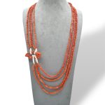 Splendida collana da donna Patricia Oro Creations con Corallo Sciacca e perle, un gioiello made in italy di alta gioielleria.