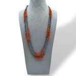 Splendida collana da donna con corallo ed ematite naturali, un gioiello made in italy di Patricia Oro Creations, perfetto per un regalo prezioso.