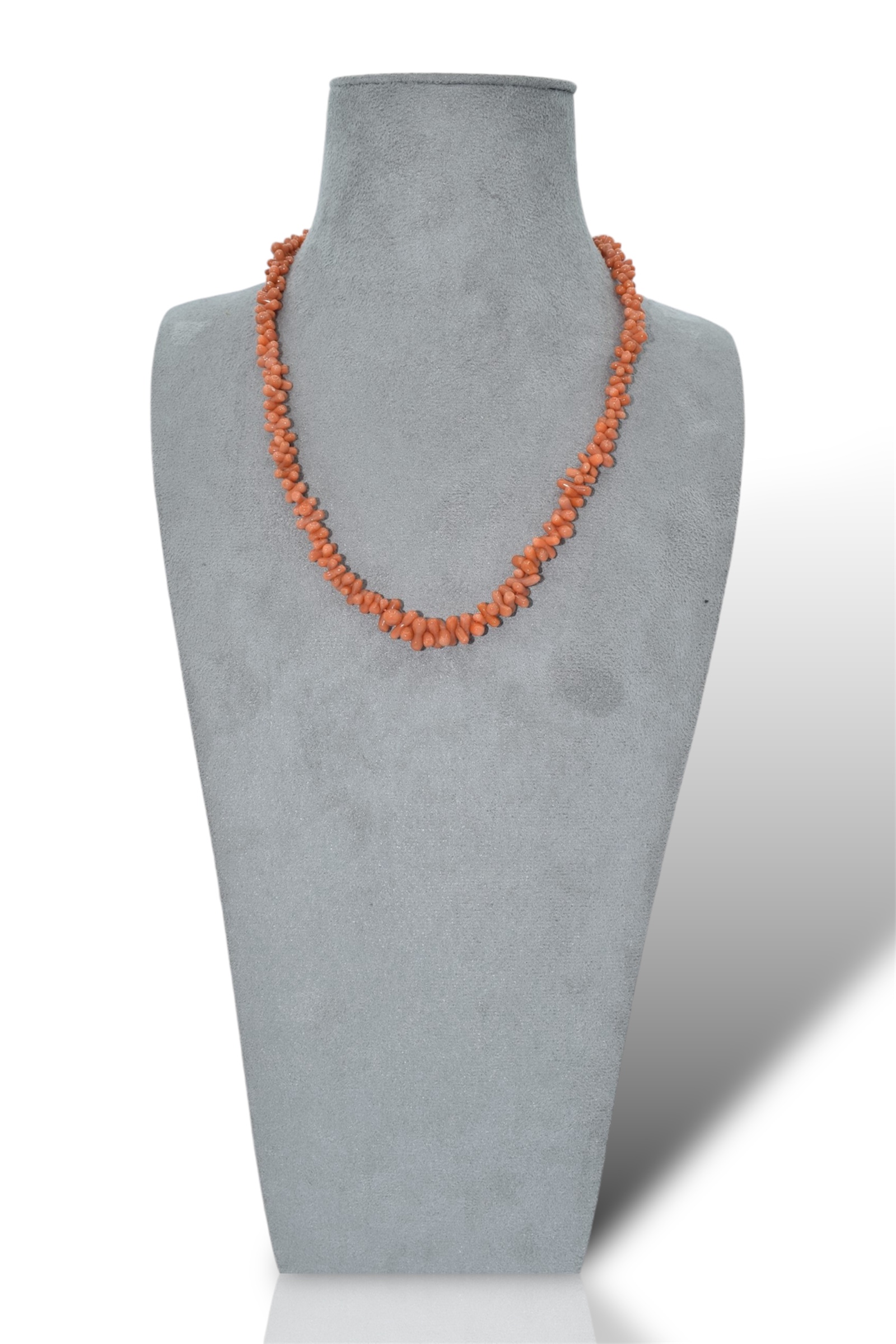 Collana da donna con corallo naturale, un gioiello made in Italy di Patricia Oro Creations, perfetto per un'idea regalo preziosa.