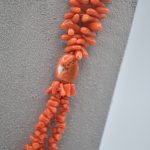 Splendida collana da donna con Corallo Sciacca, un gioiello made in Italy di Patricia Oro Creations, perfetto per un'idea regalo preziosa. (Vista 2)