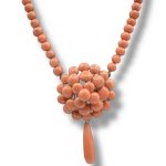 Splendida collana da donna in corallo Sciacca con bottoni, un gioiello made in Italy di Patricia Oro Creations, perfetto per un'idea regalo preziosa. (Vista 2)