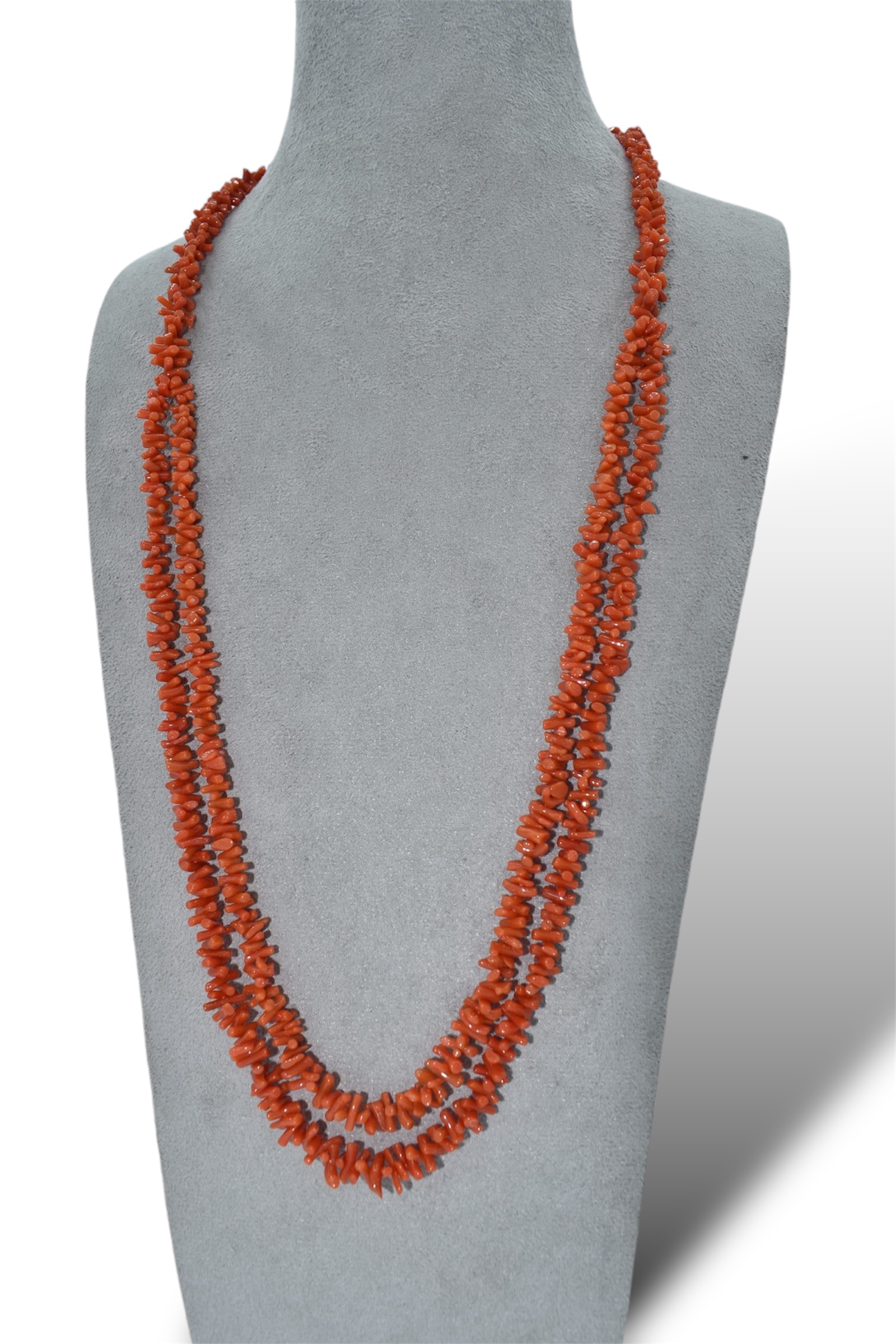 Splendida collana da donna con Corallo Sciacca, un gioiello made in italy di Patricia Oro Creations, perfetto per un'idea regalo preziosa. (Vista 2)