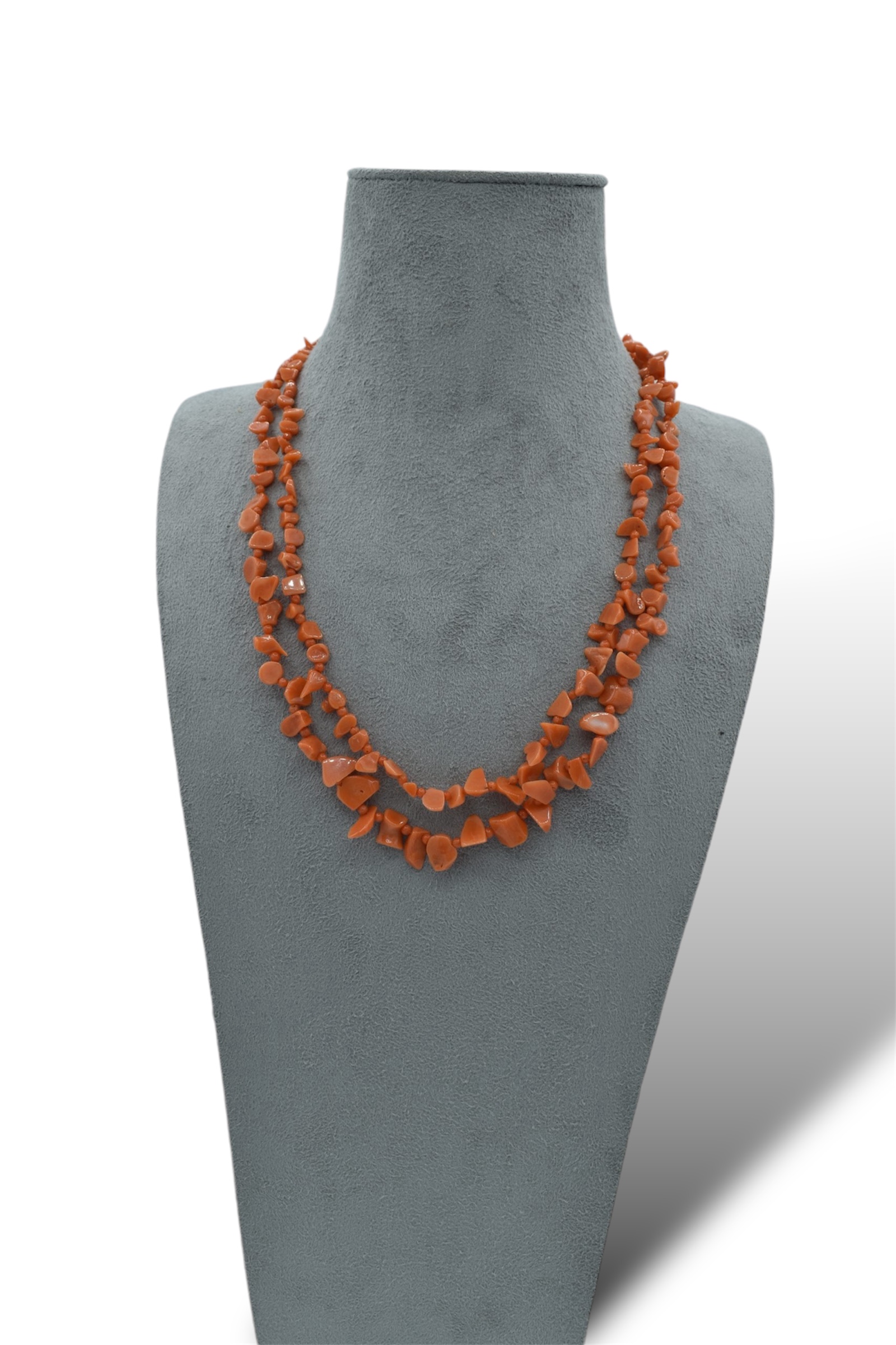 Collana da donna con corallo vero, un gioiello made in italy di Patricia Oro Creations, perfetto per un regalo prezioso.