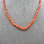 Splendida Collana in Corallo Sciacca con chiusura in oro, un gioiello made in italy di Patricia Oro Creations, perfetto per un'occasione speciale. (Vista 2)