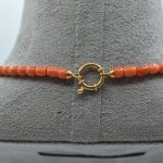 Splendida Collana in Corallo Sciacca con chiusura in oro, un gioiello made in italy di Patricia Oro Creations, perfetto per un'occasione speciale. (Vista 4)