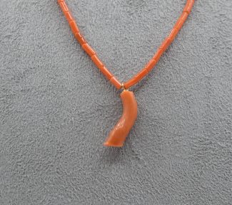 Collana girocollo da uomo in Corallo Sciacca di Patricia Oro Creations, un gioiello made in italy di alta gioielleria. (Vista 2)