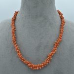 Collana da donna con corallo naturale, un gioiello made in Italy di Patricia Oro Creations, perfetto per un'idea regalo preziosa. (Vista 2)