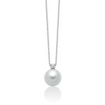 La Collana Miluna Perla e Diamante: un gioiello di lusso che incarna l'eleganza senza tempo, perfetto per un'idea regalo preziosa.