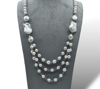 Splendida collana di perle barocche con ematite, un capolavoro di gioielli made in italy, perfetto per un'occasione speciale.