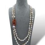 Collana da donna Patricia Oro Creations con perle e corallo naturale, un gioiello made in italy di alta gioielleria.