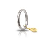 Scopri la Fede UnoAerre Francesina in oro bianco da 3gr, un gioiello di lusso perfetto per celebrare un momento speciale.