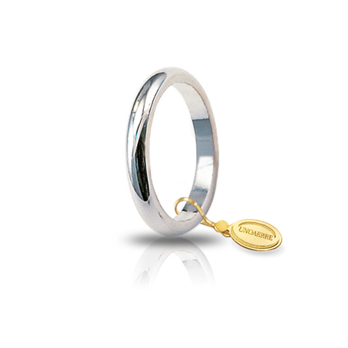 Scopri la Fede UnoAerre Francesina in oro bianco da 4 grammi, un gioiello di lusso perfetto per celebrare un momento speciale.